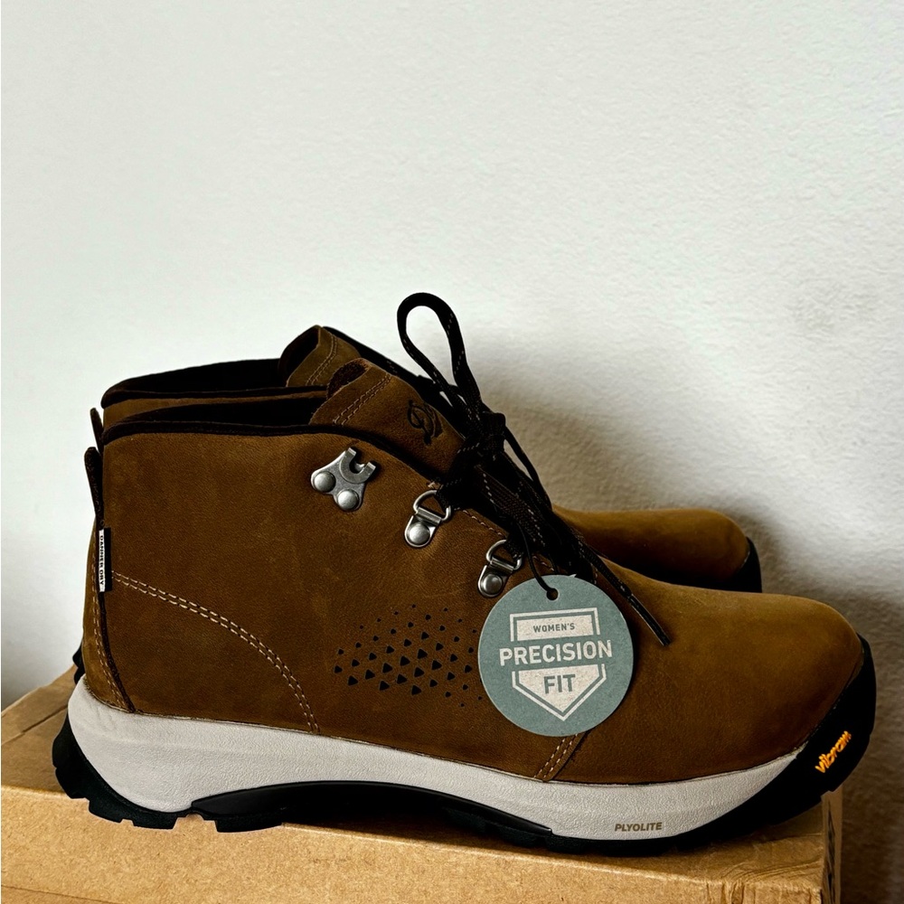Danner Inquire Chukka 4 Waterproof Leather Boots - Kangaroo/Coffee Bean Brown